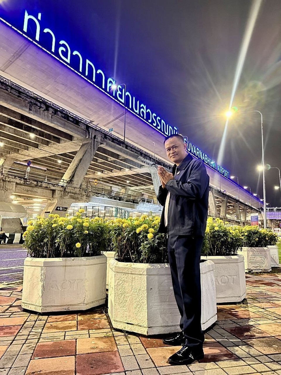 1วันของลูกค้ามีค่าเสมอเรียกแท็กซี่(รถเหมา)24ชั่วโมงโทร. 090-929-9925 สุกี